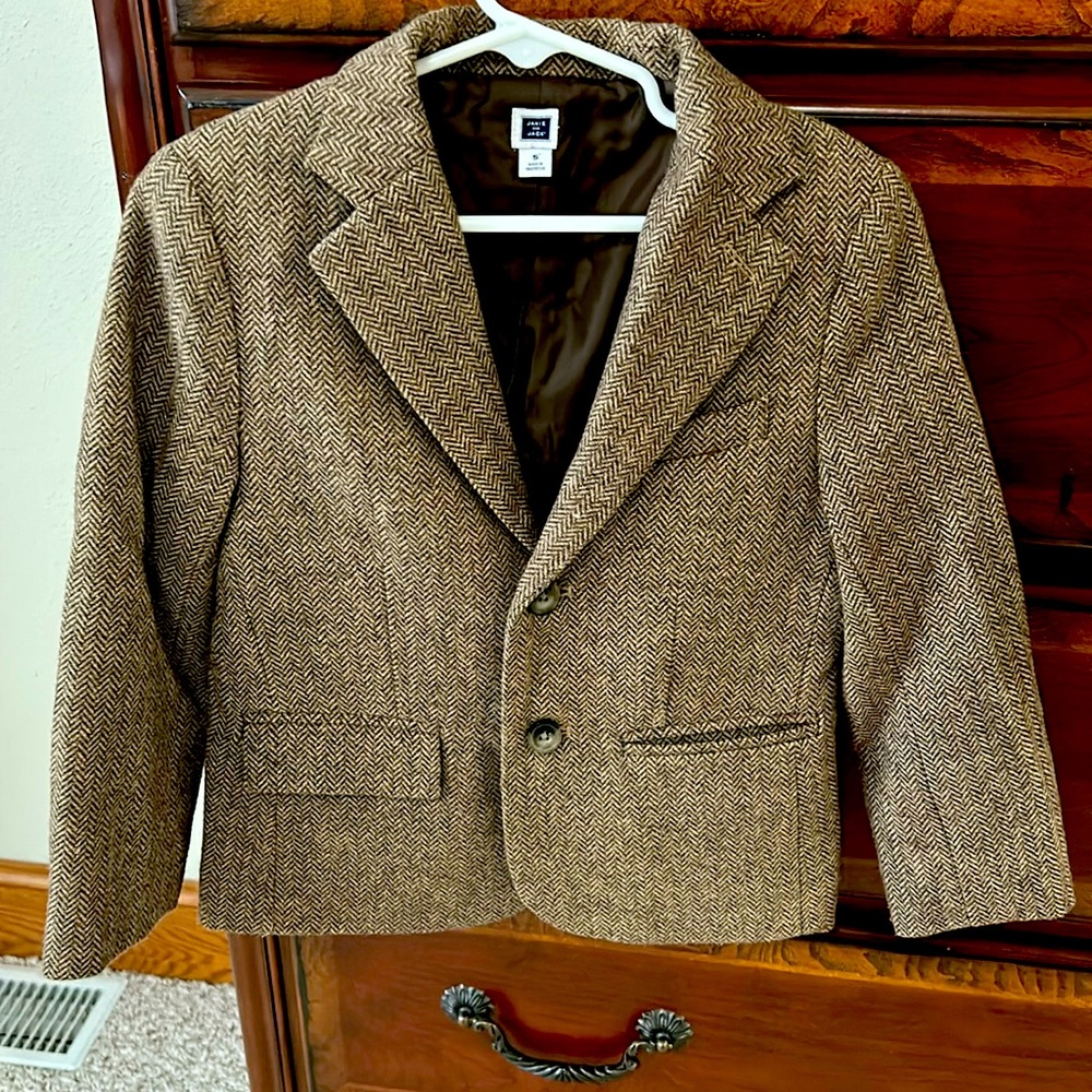 Gorgeous brown houndstooth suit